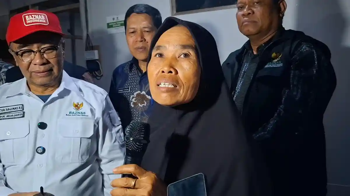 25 Tahun Gelap, Tangis Haru Warga Indramayu Pecah Saat Listrik Menyala