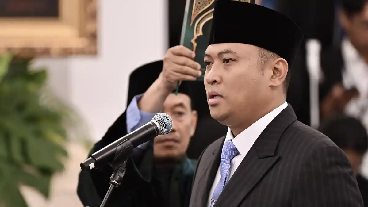 Adu Riwayat Pendidikan Nanik S Deyang dan Sudaryono BGN