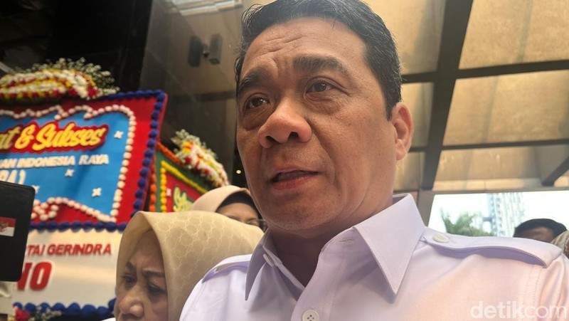 Ahmad Riza Patria memberikan tanggapan atas kritikan Anies Baswedan soal bagi-bagi jabatan kabinet