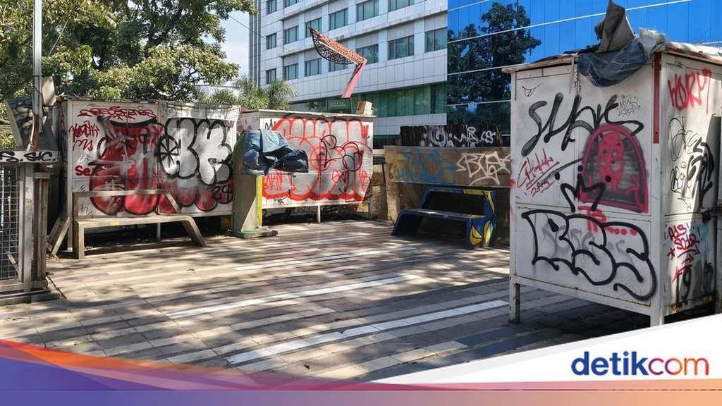 Akses Teras Cihampelas Dibatasi Jelang Wacana Pembongkaran