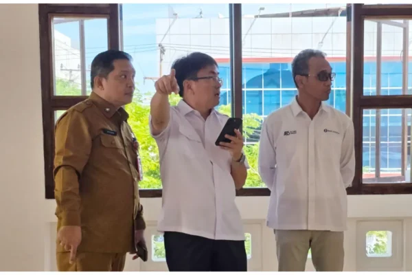 Wali Kota Manado Tinjau Pasar Murah BI, Cek Trotoar dan Drainase