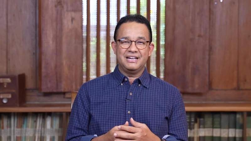 Anies Baswedan memberikan keterangan terkait putusan praperadilan Tom Lembong di Jakarta Selatan