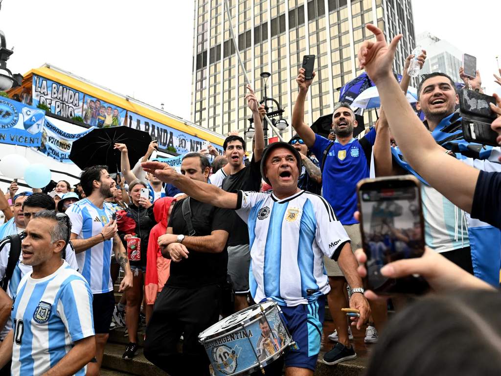 Petugas kepolisian Atlanta berjaga ketat menjelang pertandingan semifinal Piala Dunia 2026
