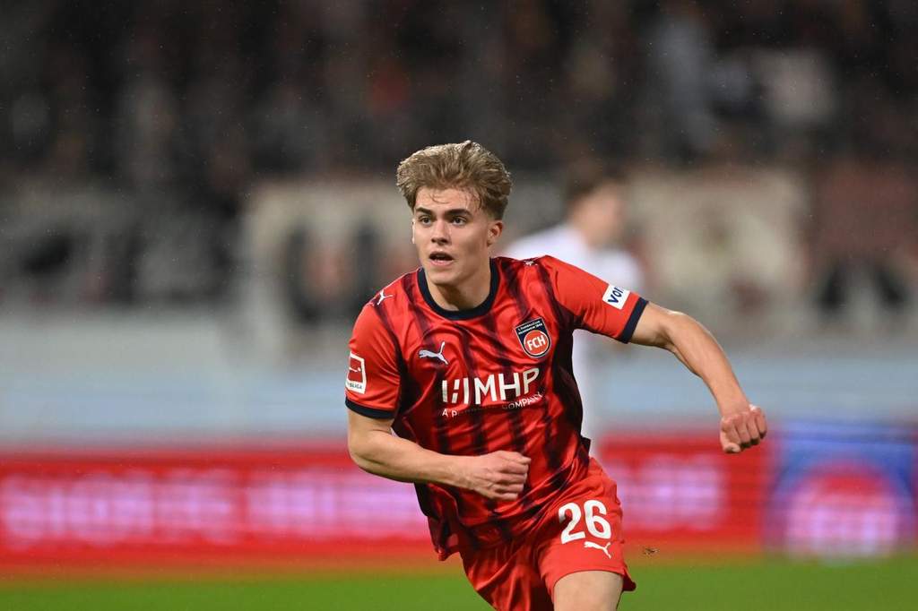 Augsburg Incar Hennes Behrens dari Hoffenheim di Bursa Transfer