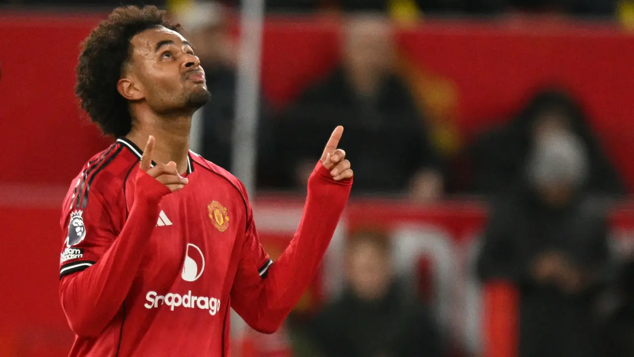 Joshua Zirkzee penyerang Manchester United saat menjalani sesi latihan