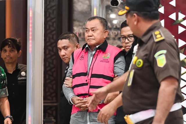 Bukti chat istri eks Waka BGN Lodewyk Pusung diungkap Kejagung dalam kasus korupsi MBG