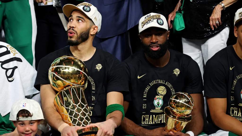 Pemain bintang Boston Celtics Jayson Tatum memberikan komentar terkait kepergian Jaylen Brown