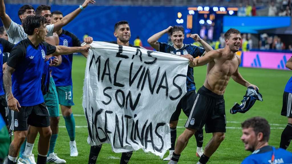 Buntut Spanduk Falkland, FIFA Diminta Selidiki Cristian Romero