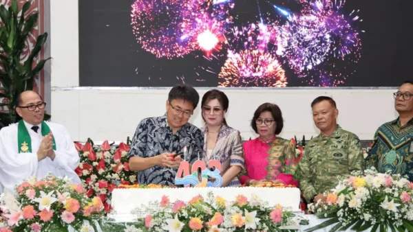 Wali Kota Andrei Angouw saat menghadiri Ibadah Syukur HUT ke-403 Kota Manado