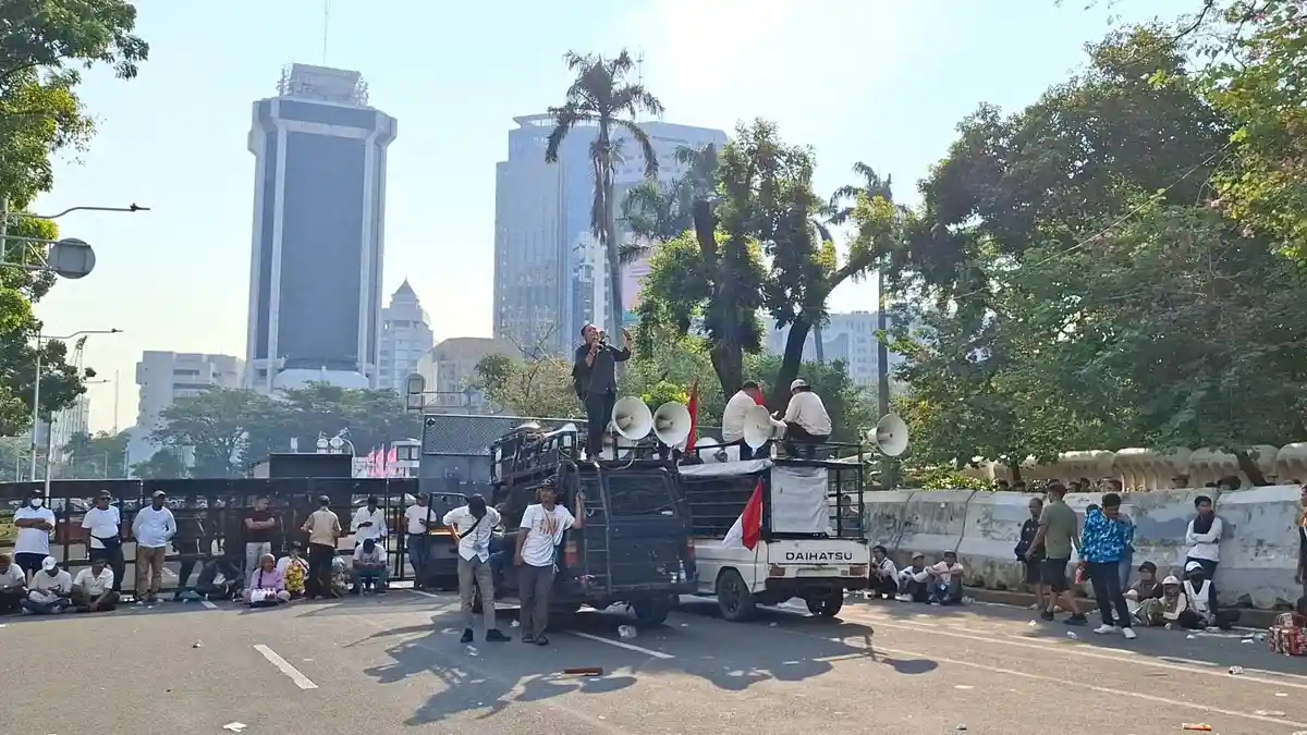 Mahasiswa Banten Geruduk Patung Kuda, Ratusan Polisi Disiagakan