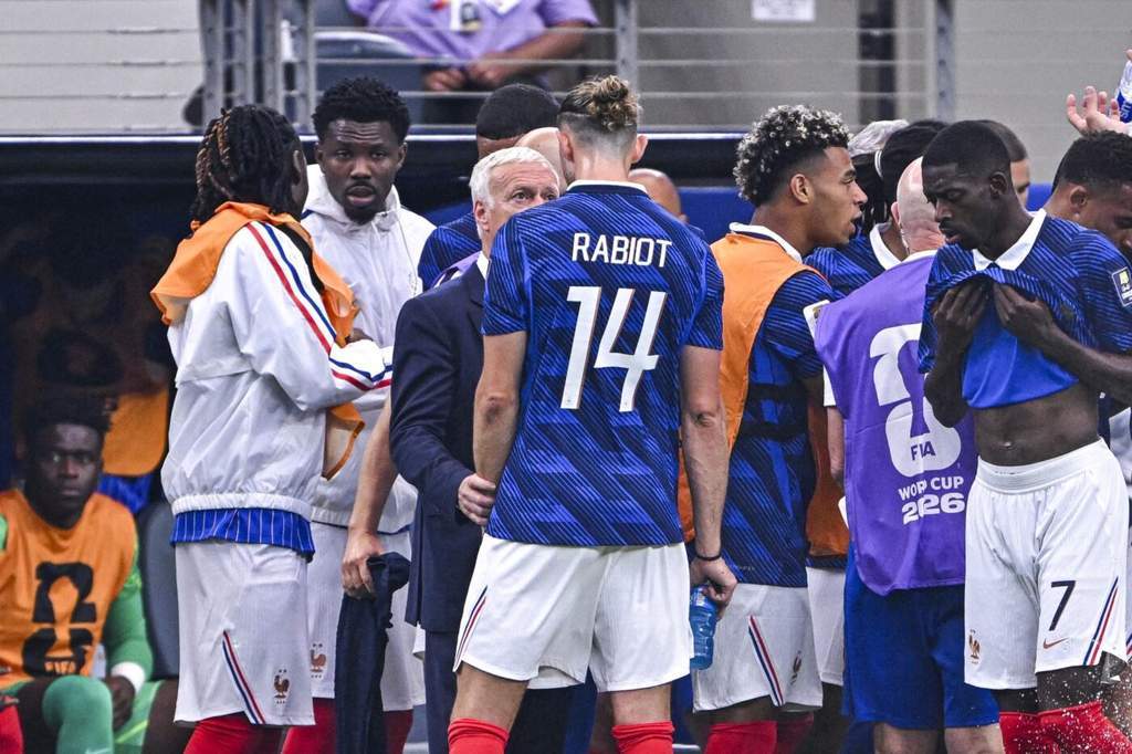Alasan Deschamps Tarik Keluar Rabiot Saat Prancis Ditekuk Spanyol