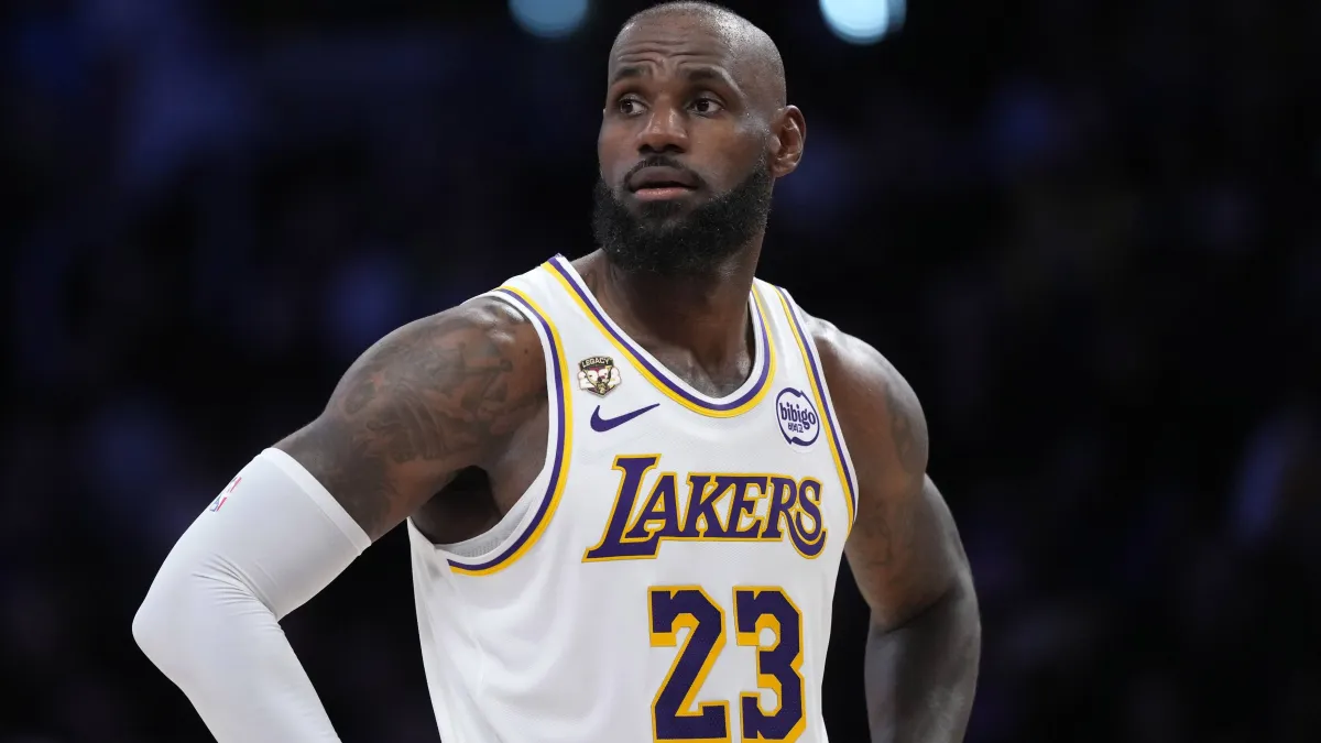 LeBron James dan agennya Rich Paul terkait rumor free agency NBA