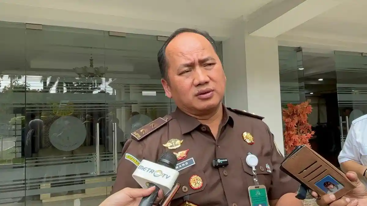 Kapuspenkum Kejagung memberikan keterangan pers terkait status penahanan tersangka Febrie Adriansyah