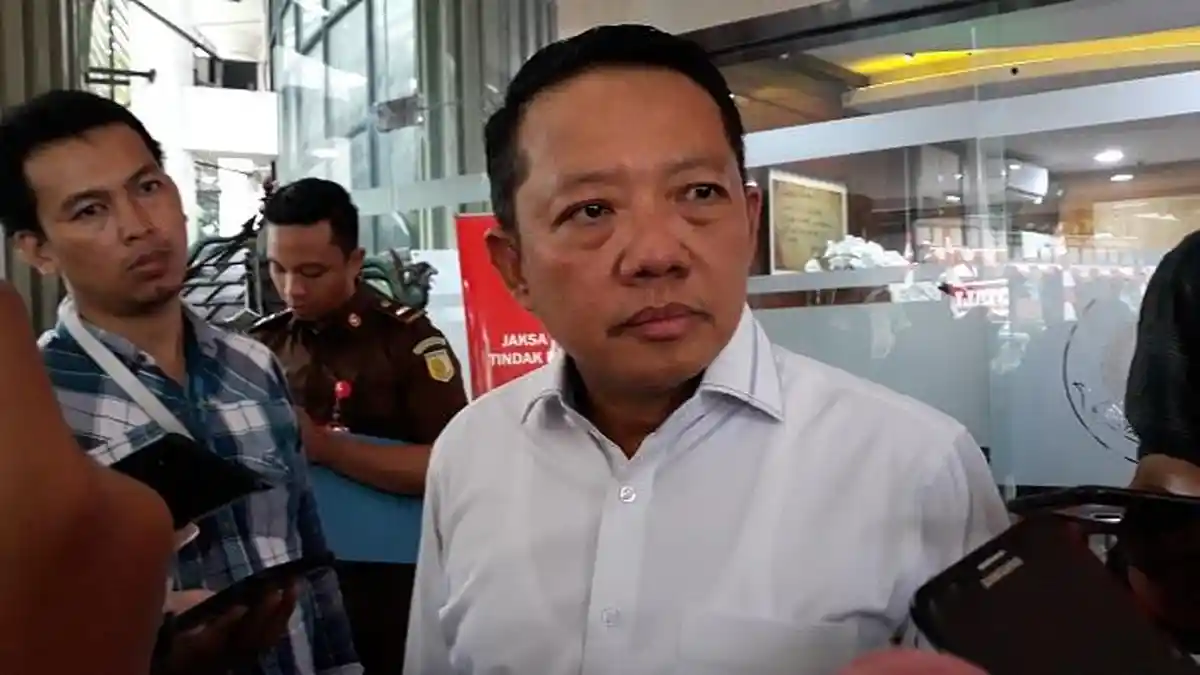 Jamwas Kejagung Rudi Margono memberikan keterangan terkait status saksi Febrie Adriansyah