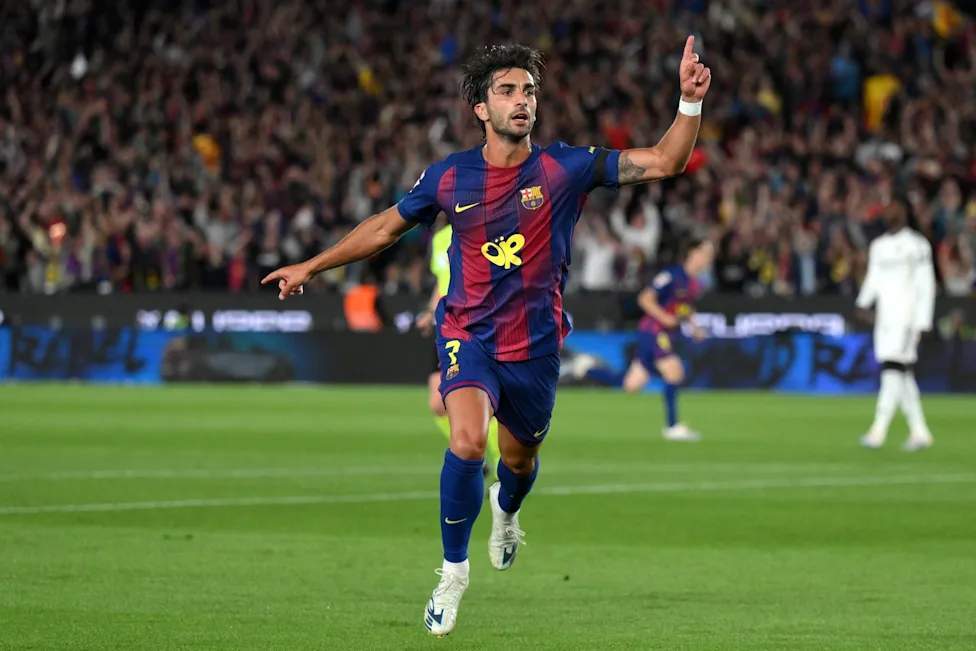 Ferran Torres merayakan gol bersama Barcelona di laga La Liga