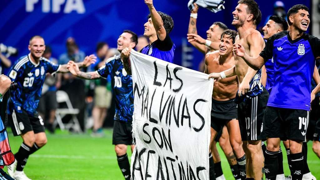 FIFA Selidiki Spanduk Kontroversial Argentina Soal Falkland