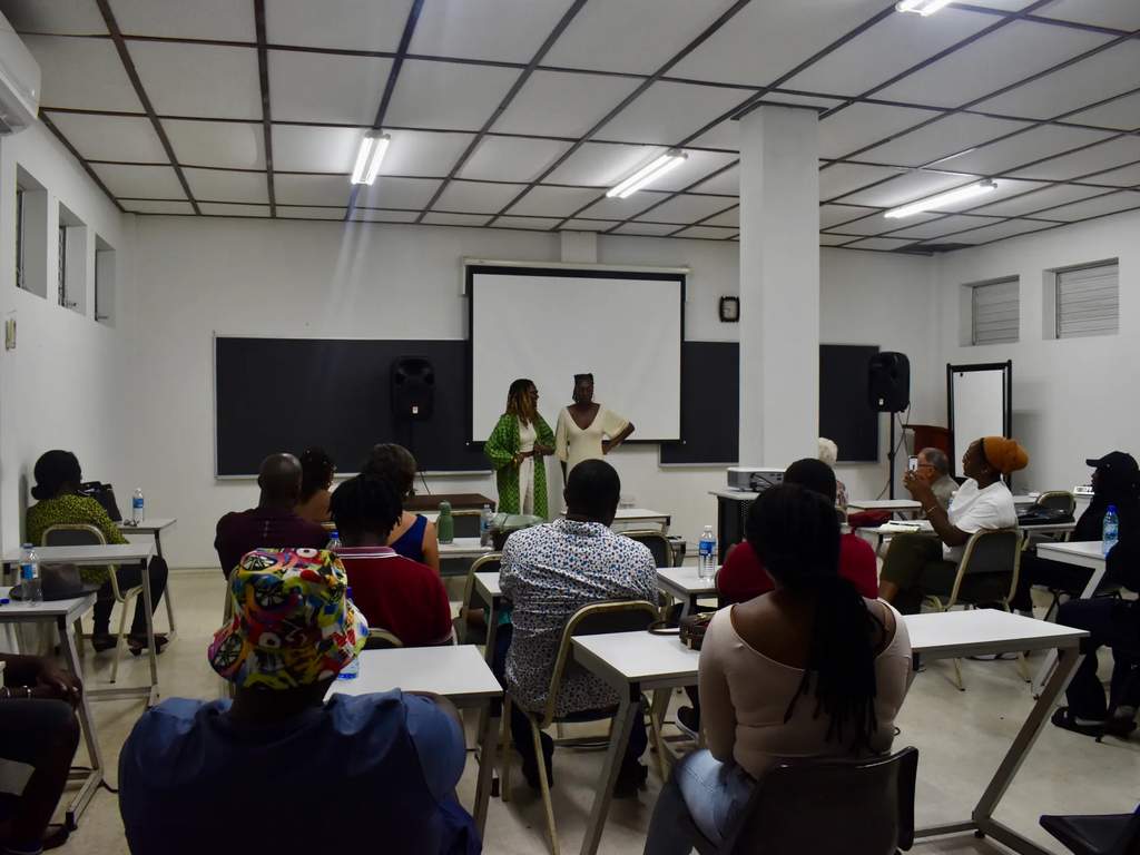 Generasi muda Liberia menggunakan platform digital untuk melestarikan sejarah dan budaya