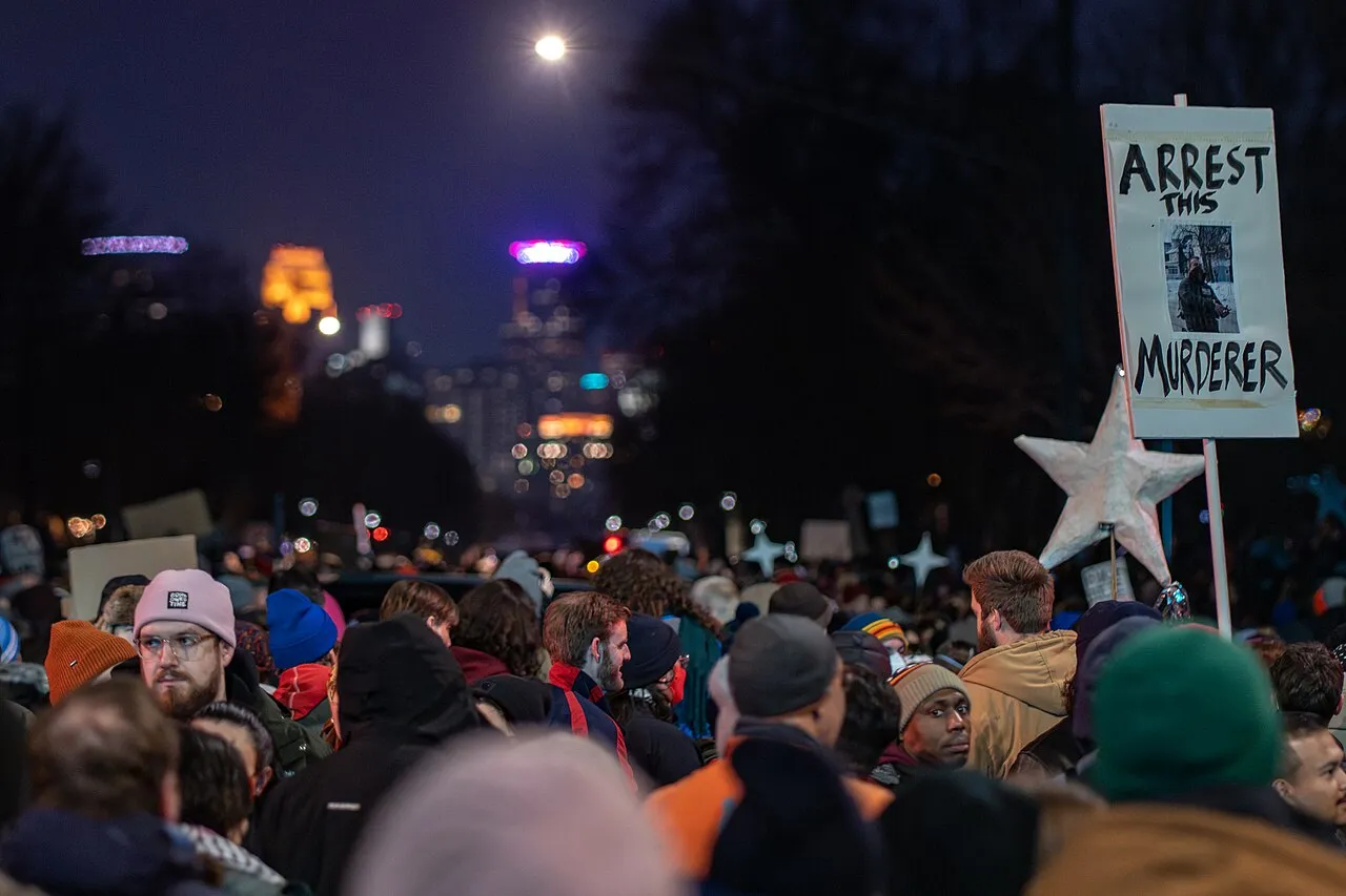 Ribuan demonstran memadati jalanan dalam aksi protes penegakan imigrasi AS di Minneapolis
