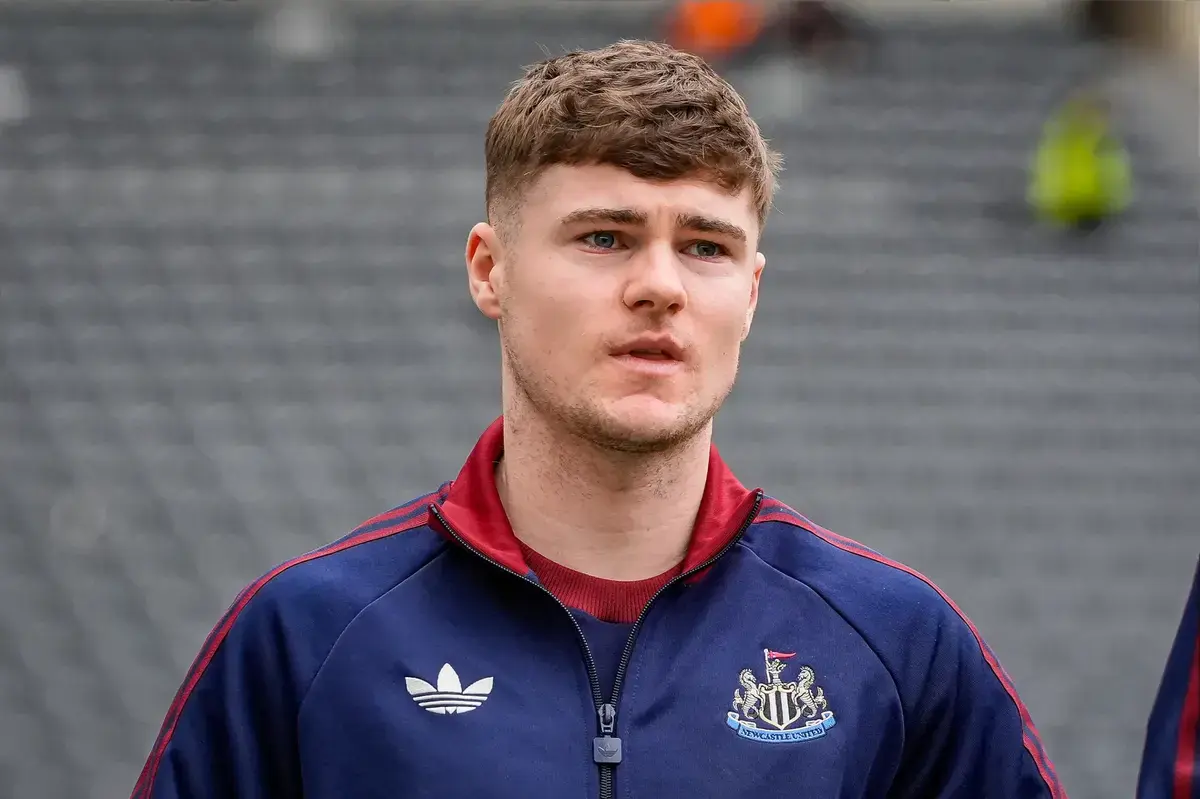 Pemain muda Newcastle United Alex Murphy saat menjalani sesi latihan