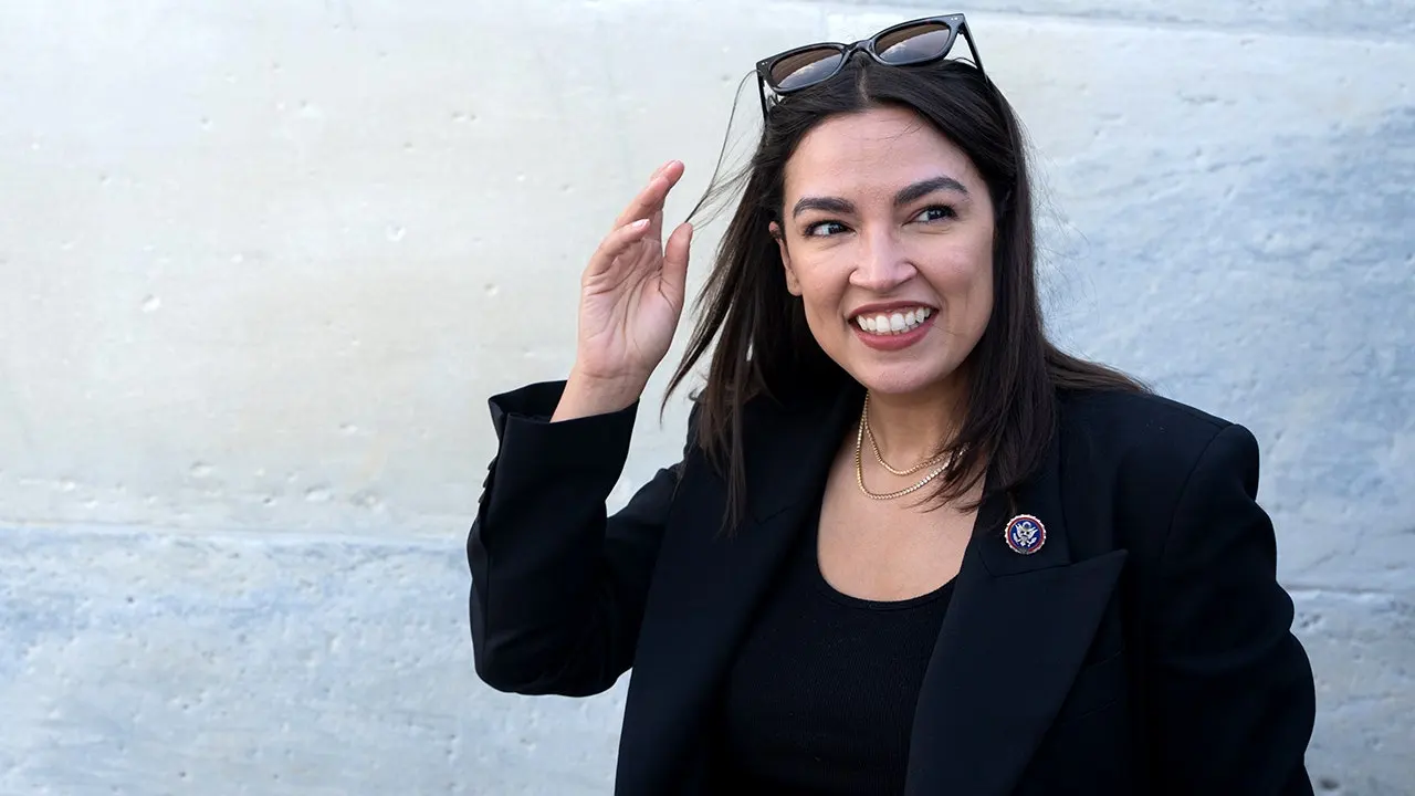 Alexandria Ocasio-Cortez putuskan bekukan sel telur di usia 36 tahun