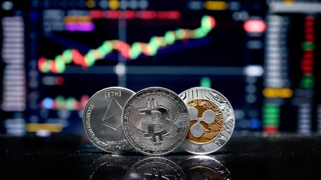 Ilustrasi grafik pergerakan harga Bitcoin dan Ethereum di pasar kripto global