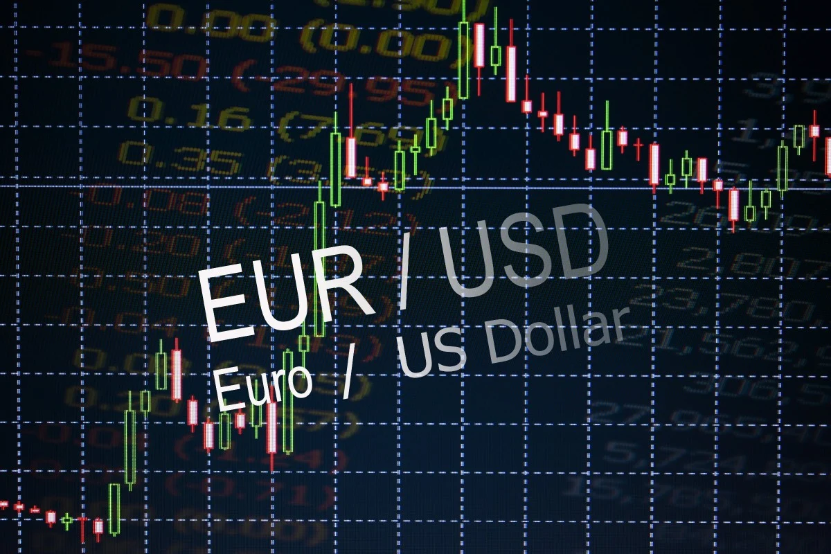 Grafik pergerakan nilai tukar mata uang euro terhadap dolar Amerika Serikat di pasar valas