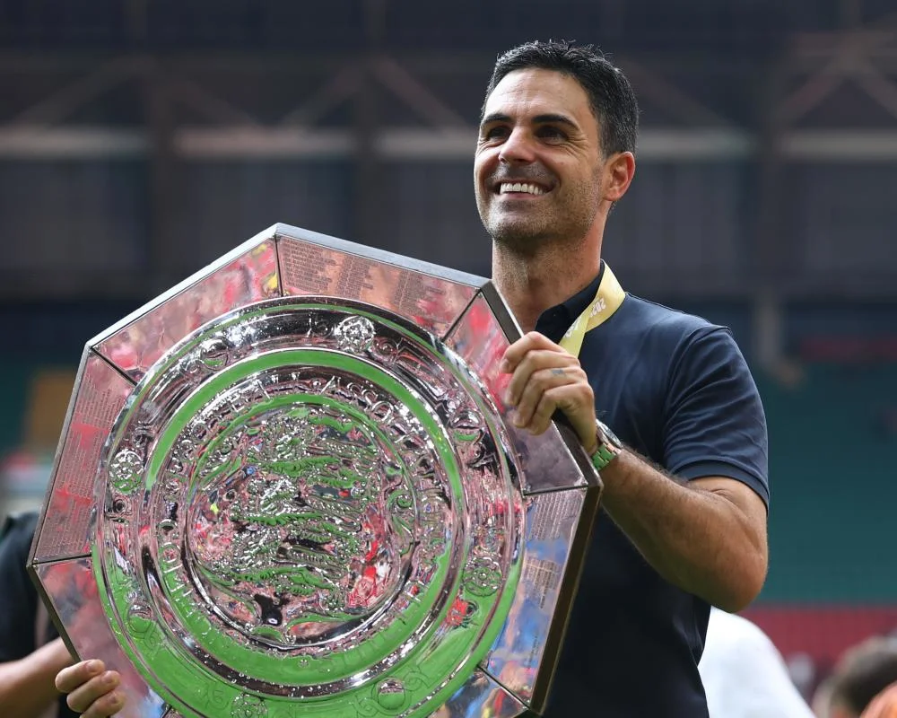 Selebrasi para pemain Arsenal dalam laga Community Shield melawan Manchester City