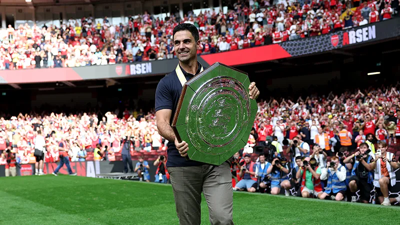 Arsenal Hancurkan Manchester City 3-0, Mikel Arteta Rebut Trofi Juara
