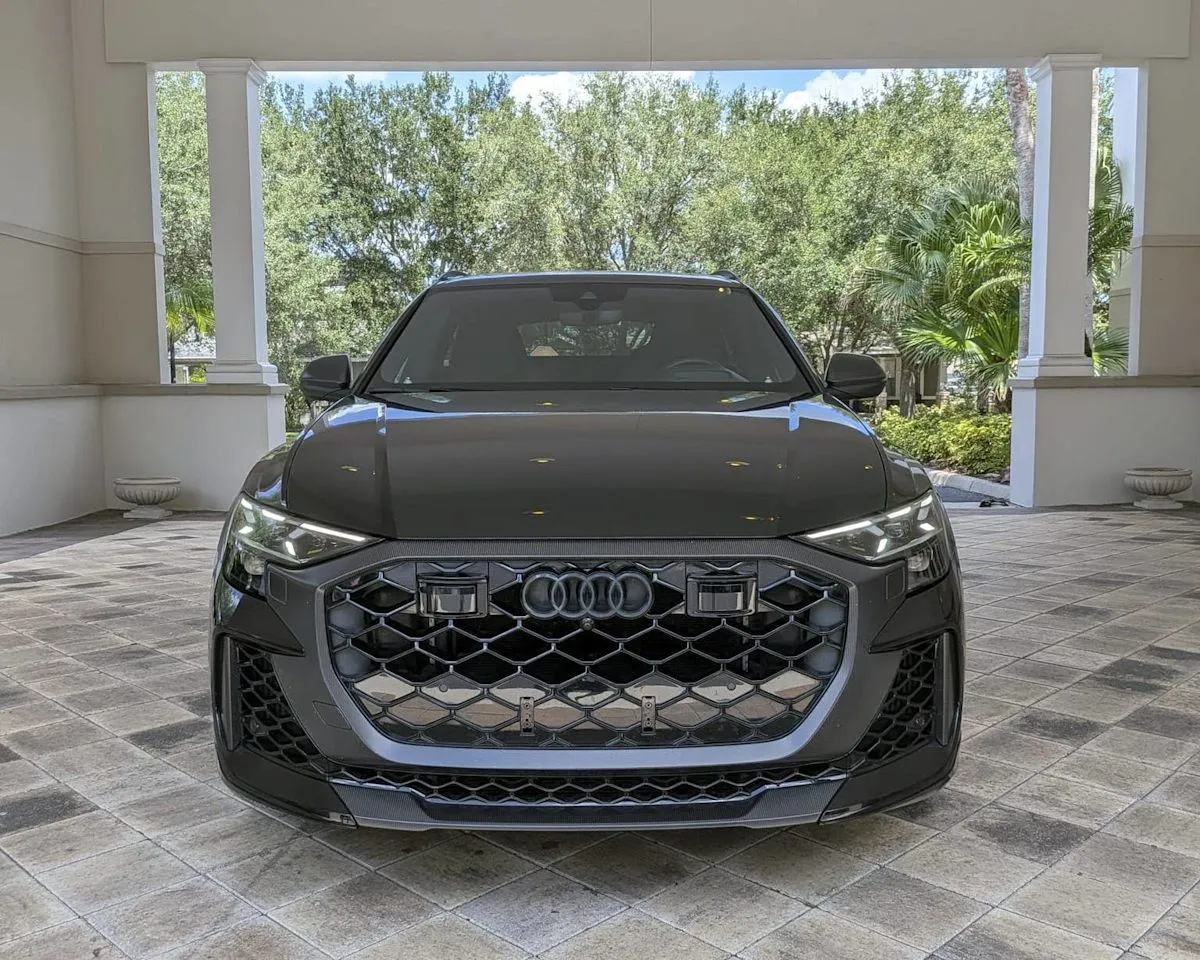 Audi RS Q8 Performance 2025 tawarkan performa buas dengan harga menarik di pasar lelang