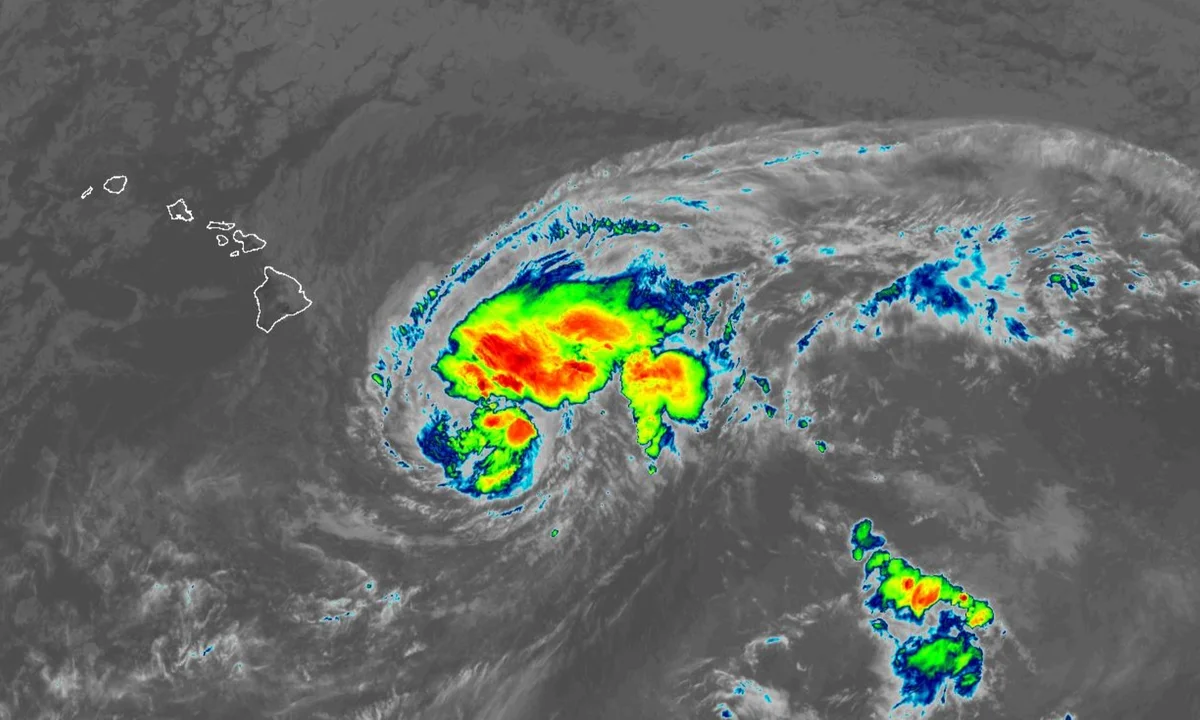 Pencitraan satelit Badai Tropis Lala yang bergerak mendekati wilayah Hawaii