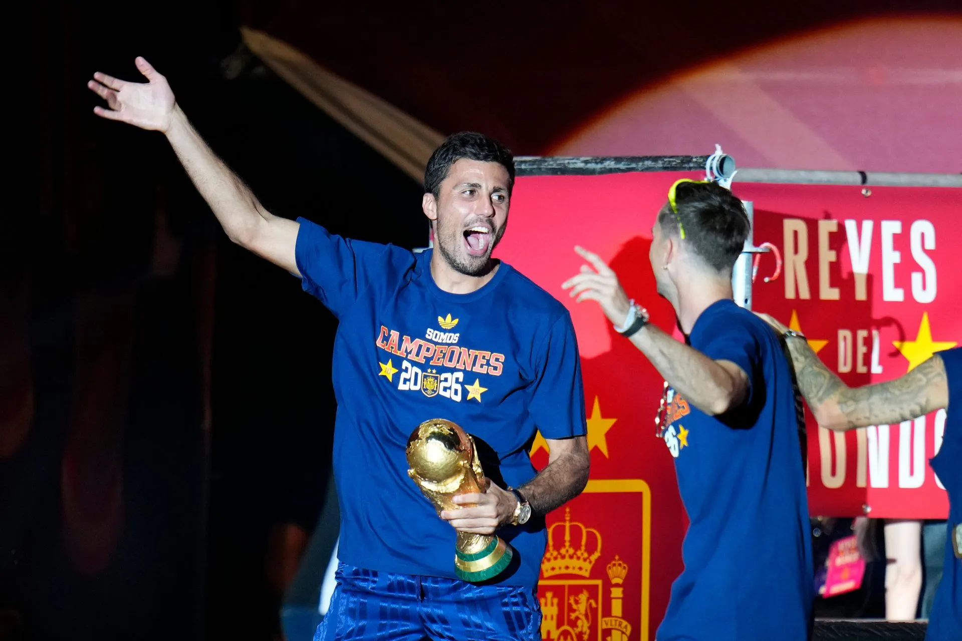 Gelandang Manchester City Rodri saat merayakan kemenangan dalam pertandingan