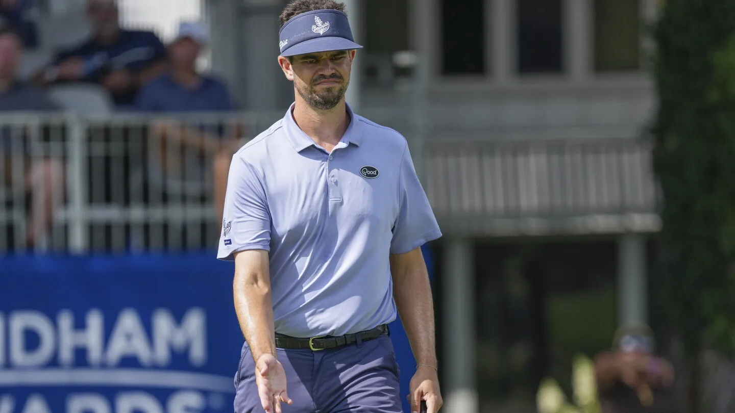 Beau Hossler beraksi di lapangan golf Wyndham Championship PGA Tour