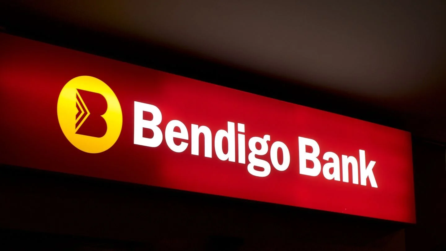 Gedung bank sebagai ilustrasi sanksi siber Bendigo Bank dari APRA