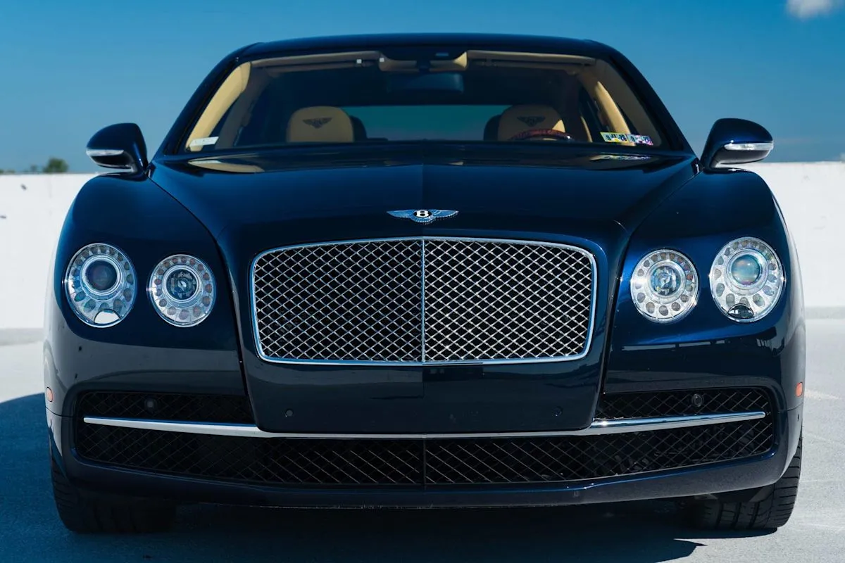 Bentley Flying Spur W12 tahun 2015 dengan jarak tempuh rendah dijual di pasar mobil bekas