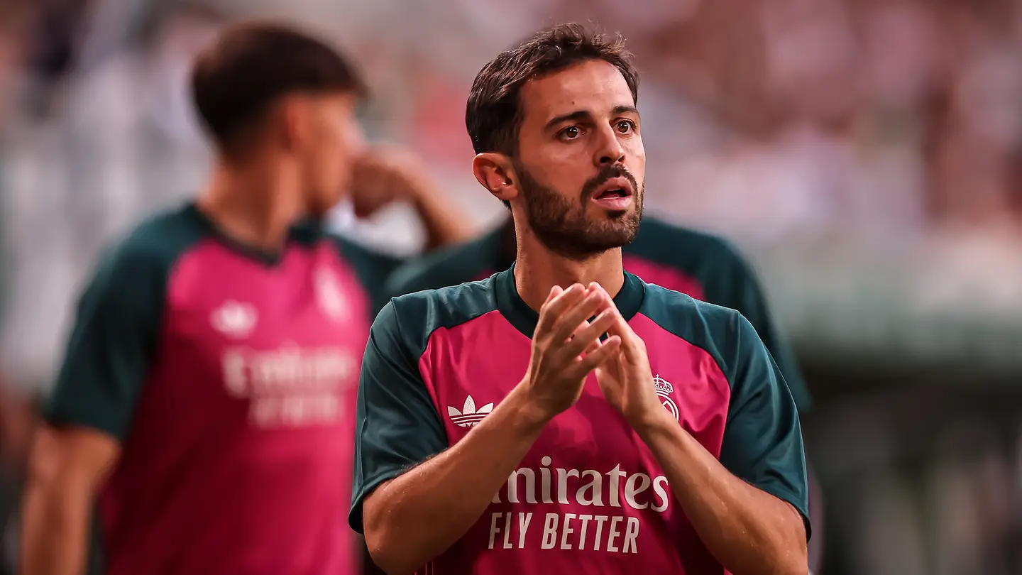 Gelandang baru Real Madrid Bernardo Silva saat memimpin sesi latihan jelang kompetisi La Liga