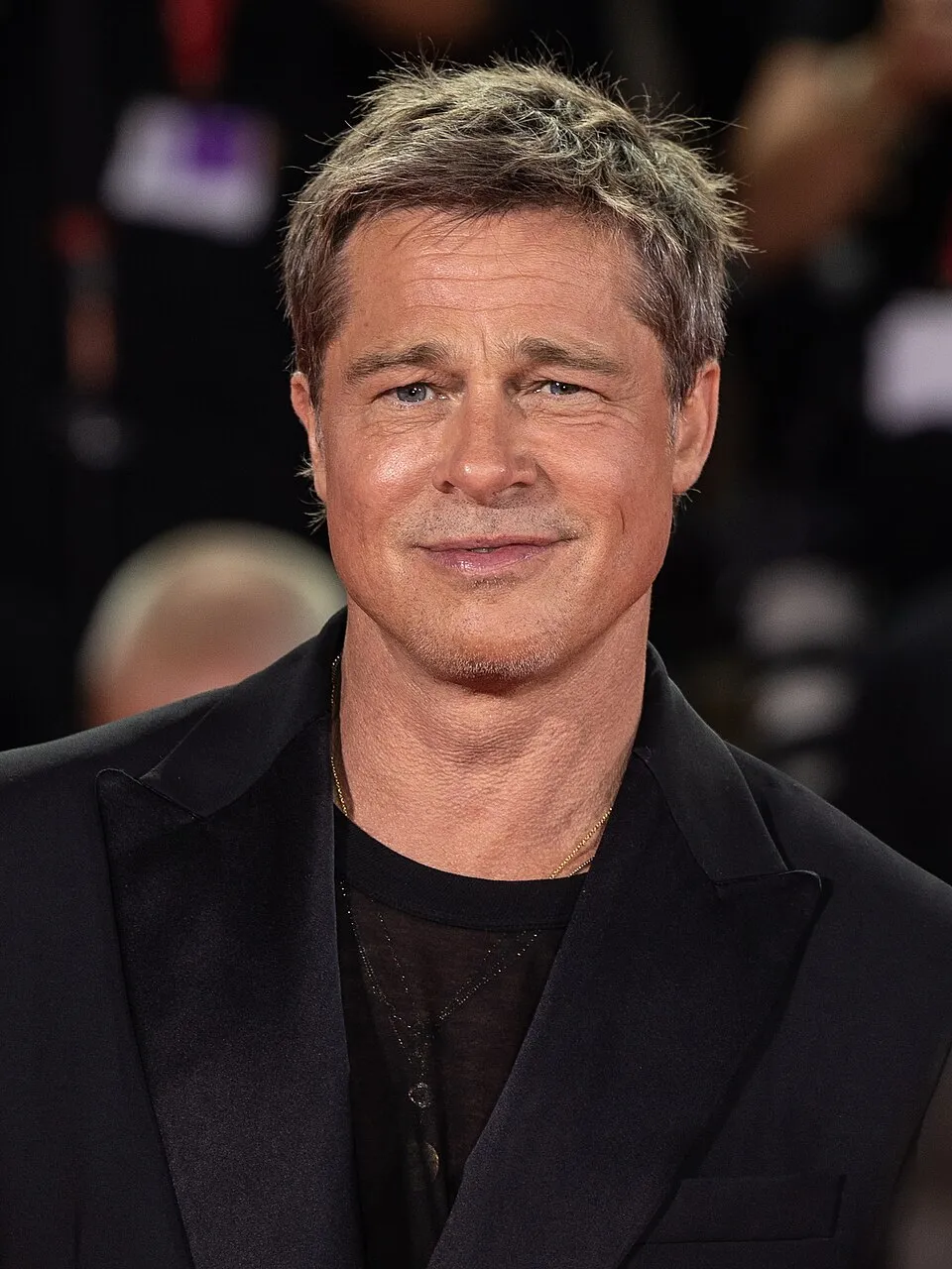 Potret aktor Hollywood terkenal Brad Pitt dalam sebuah acara perfilman