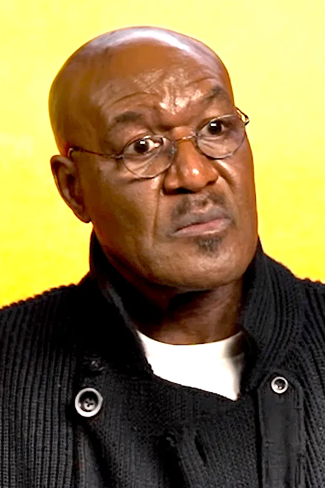 Delroy Lindo sebagai aktor senior Hollywood dan teater Broadway