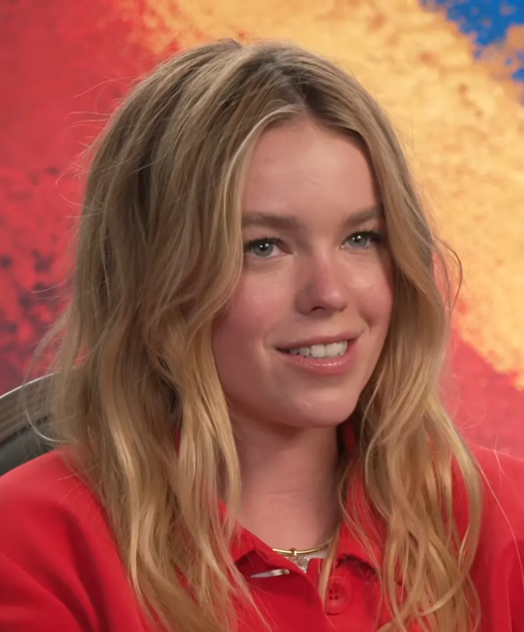 Aktris Milly Alcock sebagai pemeran utama dalam film Supergirl DC Universe