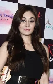Potret aktris India Shefali Jariwala ikon video musik Kaanta Laga