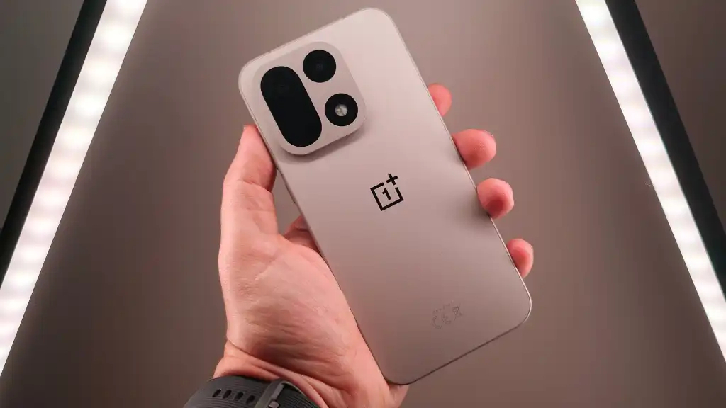 Bocoran OnePlus 16 Muncul, Penggemar di Barat Gigit Jari