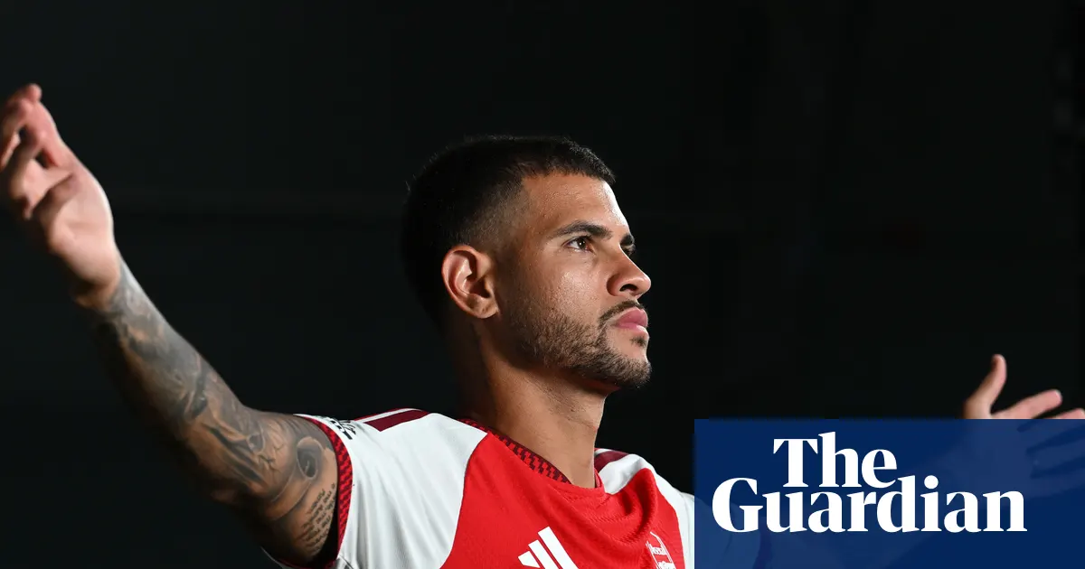 Bruno Guimaraes saat diperkenalkan sebagai rekrutan baru Arsenal untuk memperkuat lini tengah