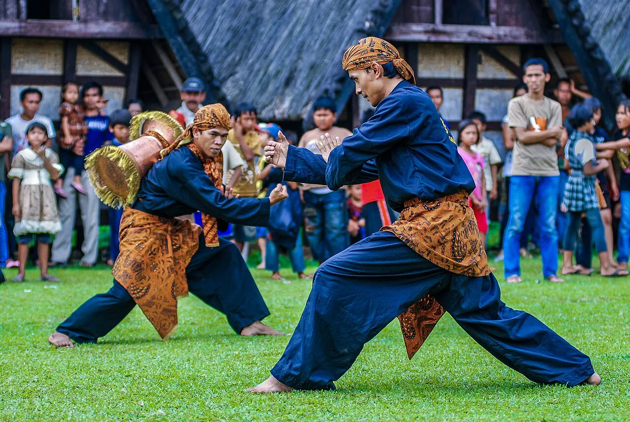 Pertunjukan seni dan kebudayaan tradisional Sunda di Jawa Barat