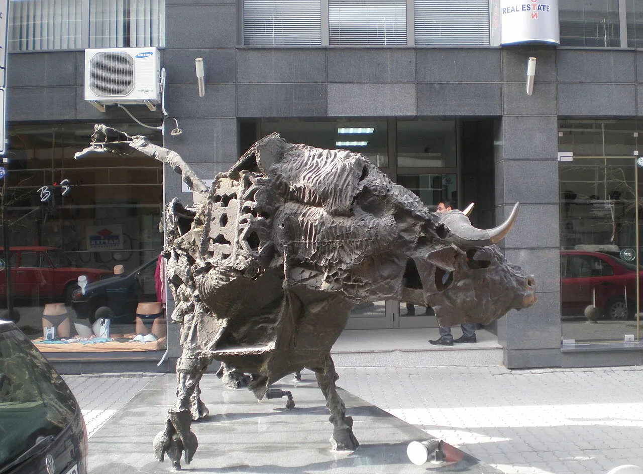 Gedung dan aktivitas perdagangan di Bulgarian Stock Exchange