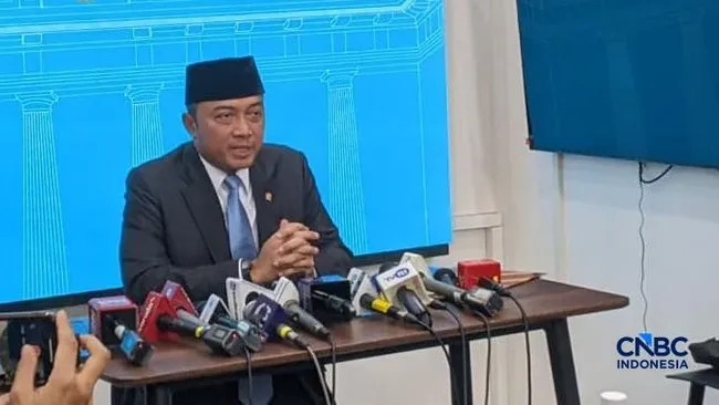 Plt Gubernur BI Destry Damayanti dan Muliaman Hadad masuk bursa calon Gubernur BI
