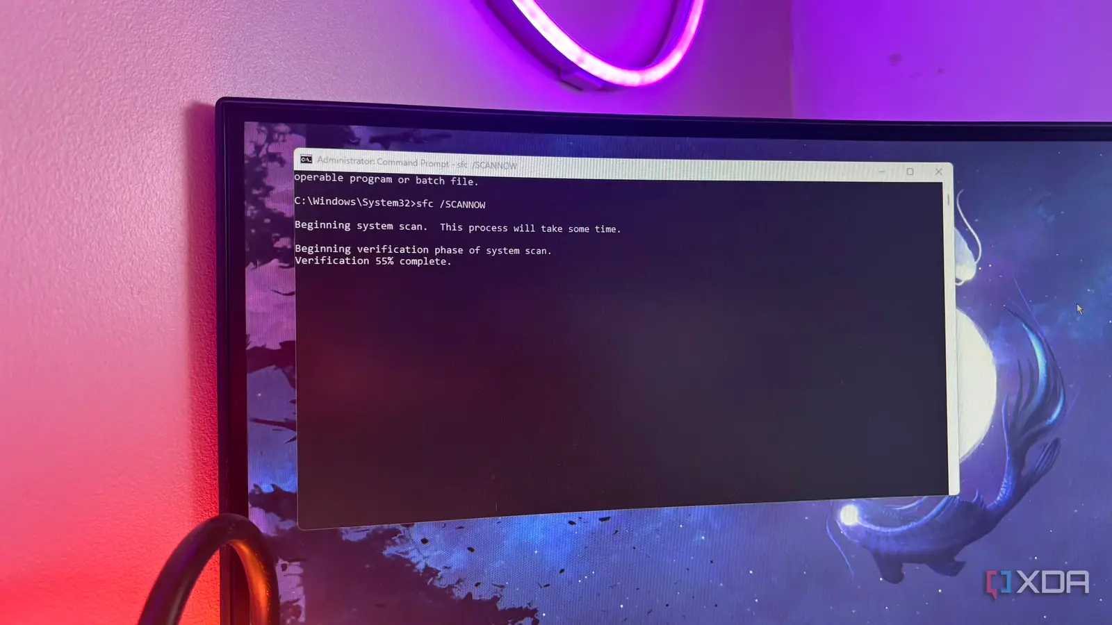 Ilustrasi layar komputer Windows yang sedang melakukan proses booting cepat