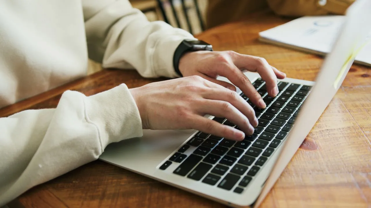 Ilustrasi proses verifikasi domain Blogspot di Google Search Console untuk optimasi SEO