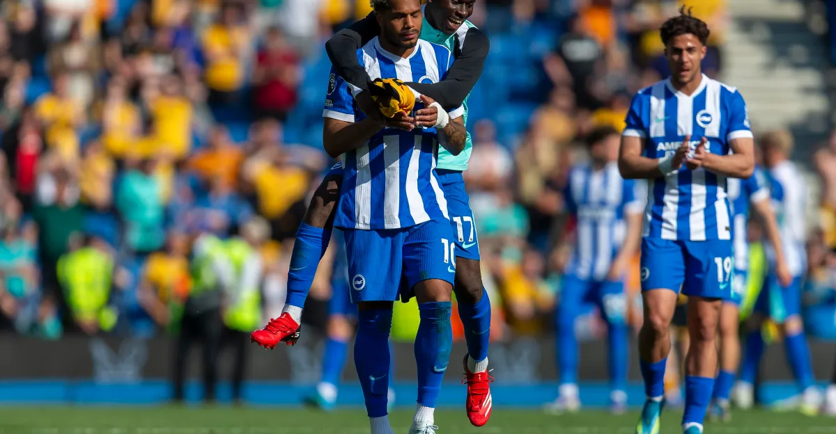 Carlos Baleba beraksi di lapangan hijau bersama Brighton & Hove Albion