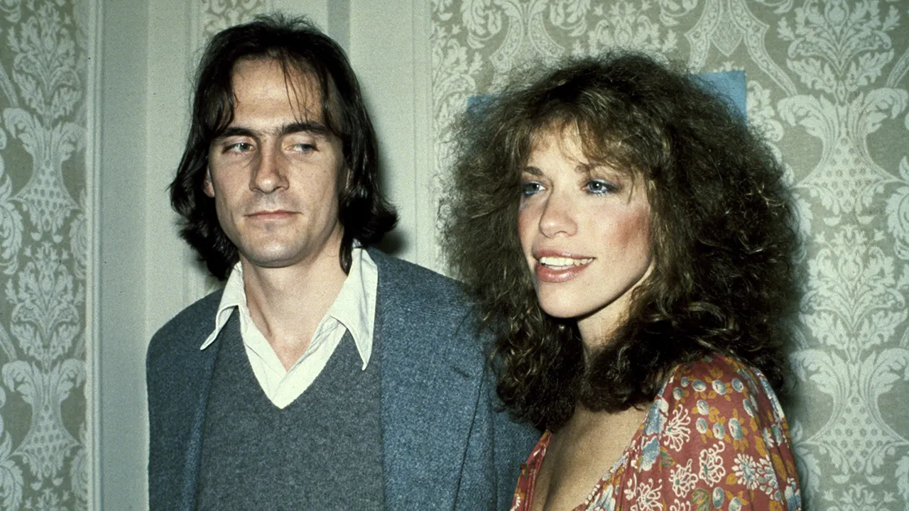 Penyanyi legendaris Carly Simon semasa muda di New York City