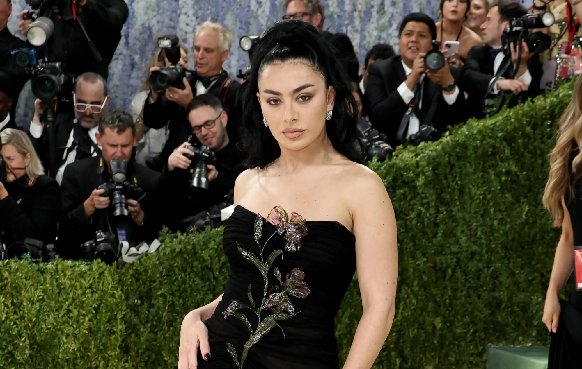 Charli XCX dipuji sutradara Gregg Araki dalam film I Want Your Sex