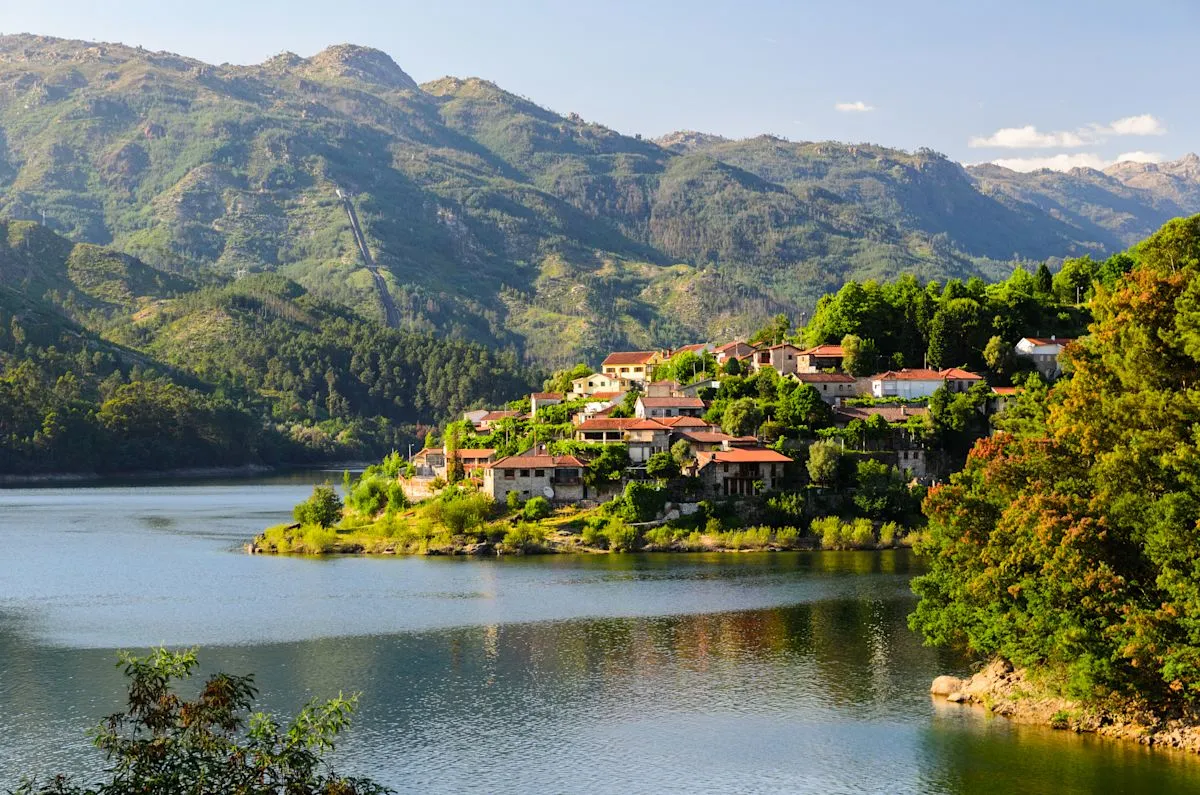 Pemandangan indah destinasi wisata murah di Portugal yang populer bagi pelancong